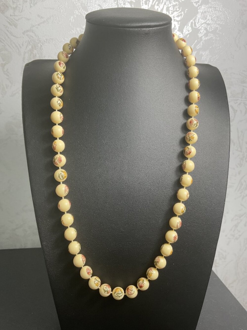 Vintage Cream Hand Painted Floral Beaded Necklace Cottagecore Coquette Romantic